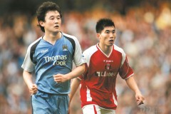 曼联新星拉什福德双响闪耀，英伦足坛热议转会市场动态